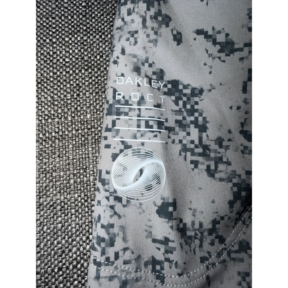 Oakley Golf R.O.C.T. Camo Performance Shorts Men's Size 34 Gray Digital Print
